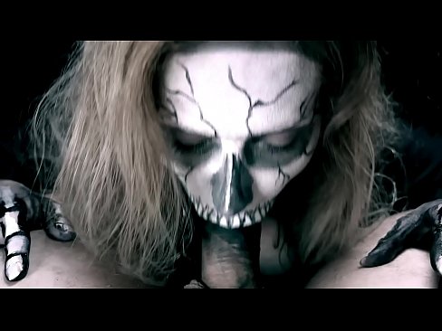 ❤️ Demoniczna dziewczyna ssąca kutasa swoimi czarnymi ustami i połykająca spermę. ❤❌ Hard porn at us pl.tradeis.top ️❤